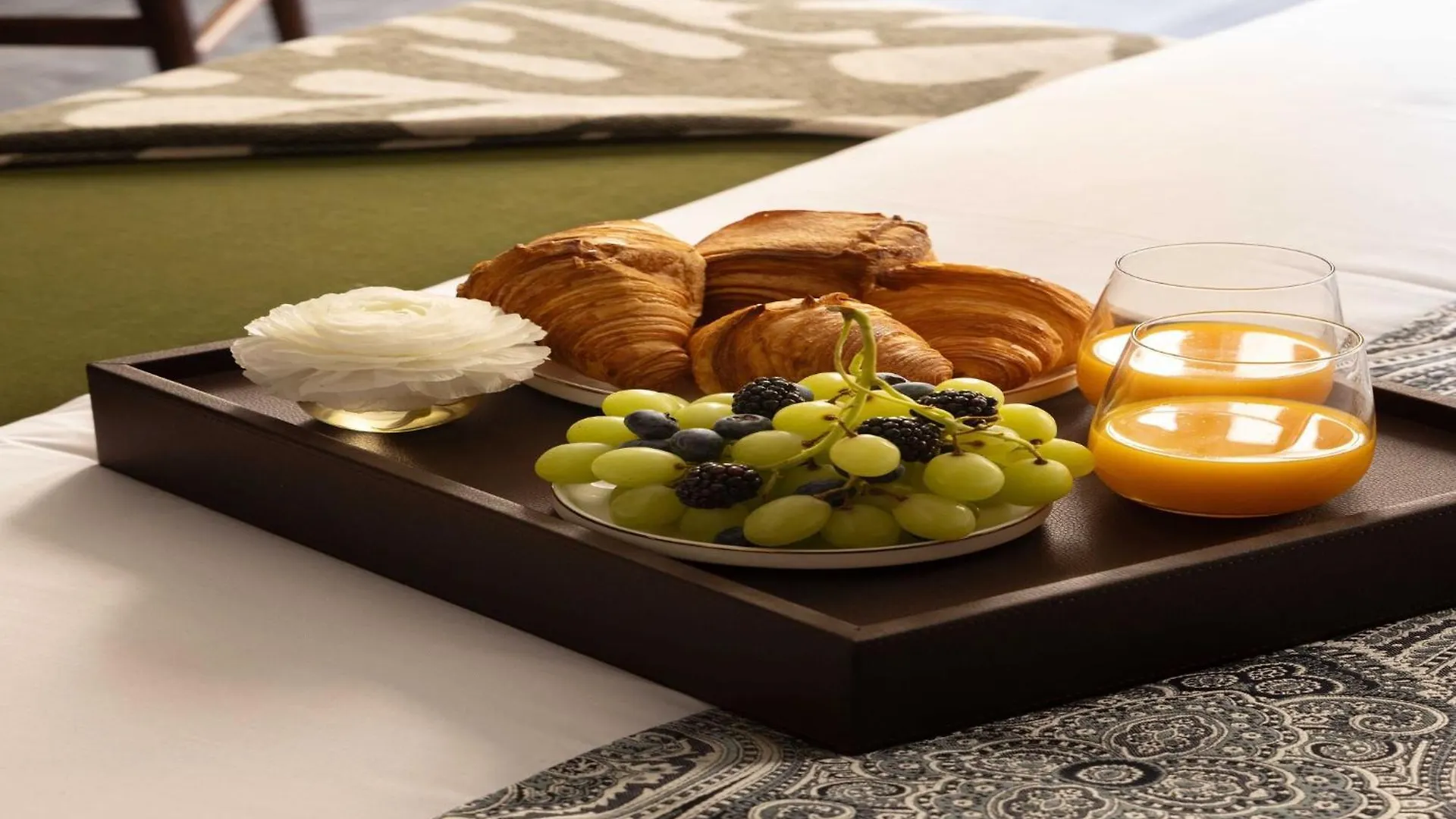 Palais Bourbon Hotel - Room 31- 4P - Invalides パリ