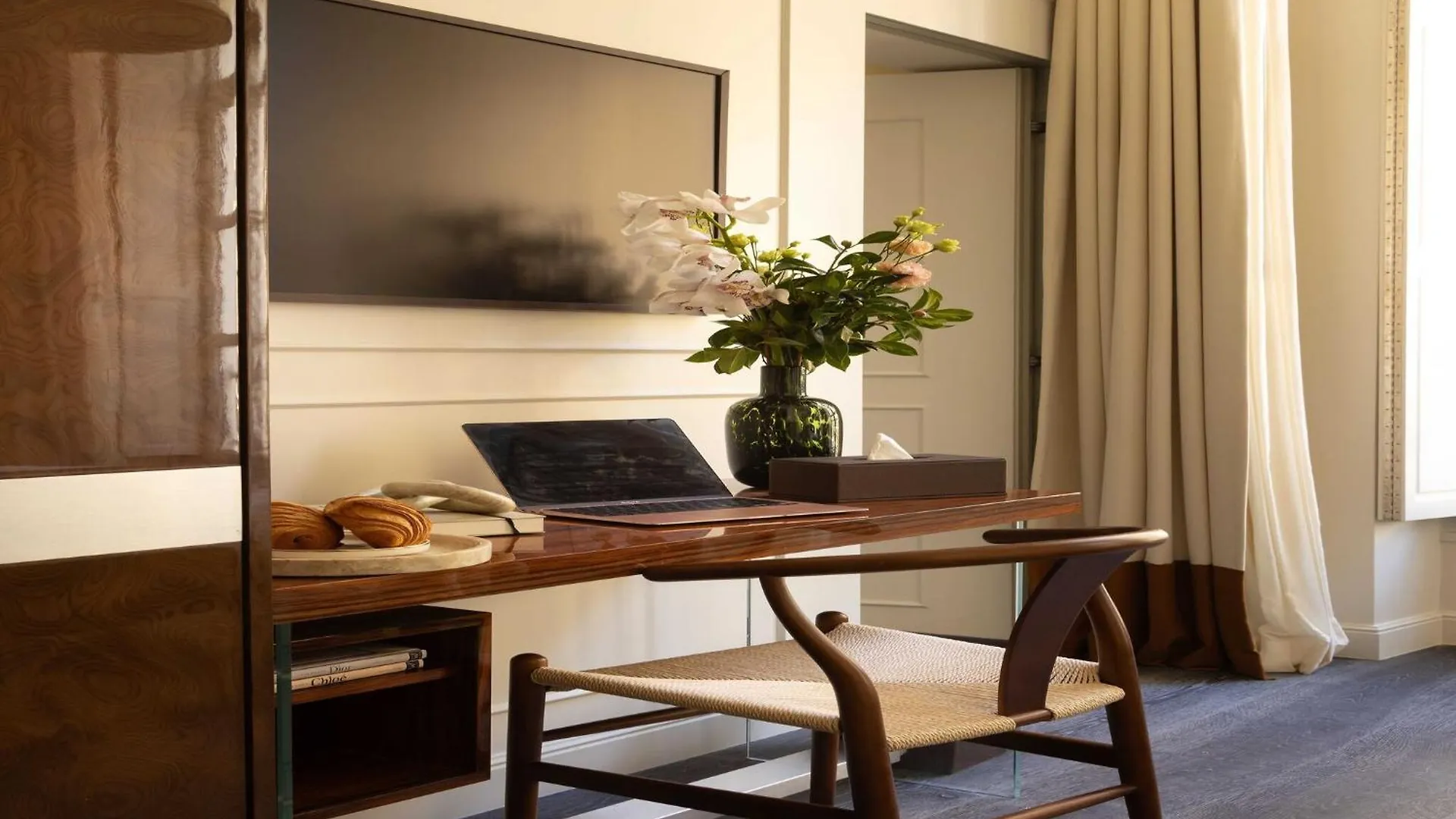 Apartment Palais Bourbon Hotel - Room 31- 4P - Invalides Paris France
